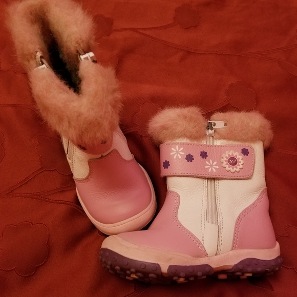 Shoes - Picture 2 of 3